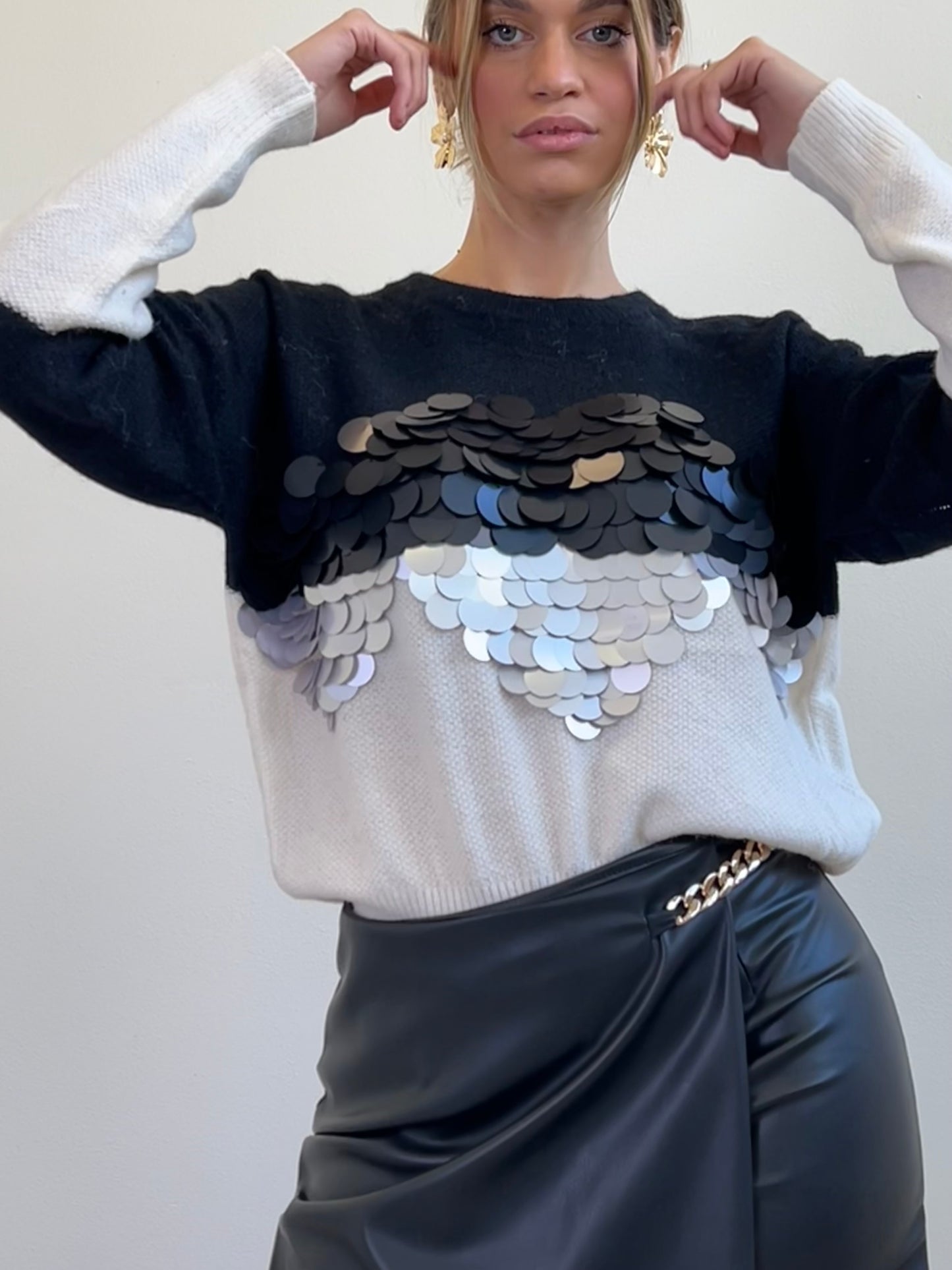 PULL MACROPAILLETTES NERO