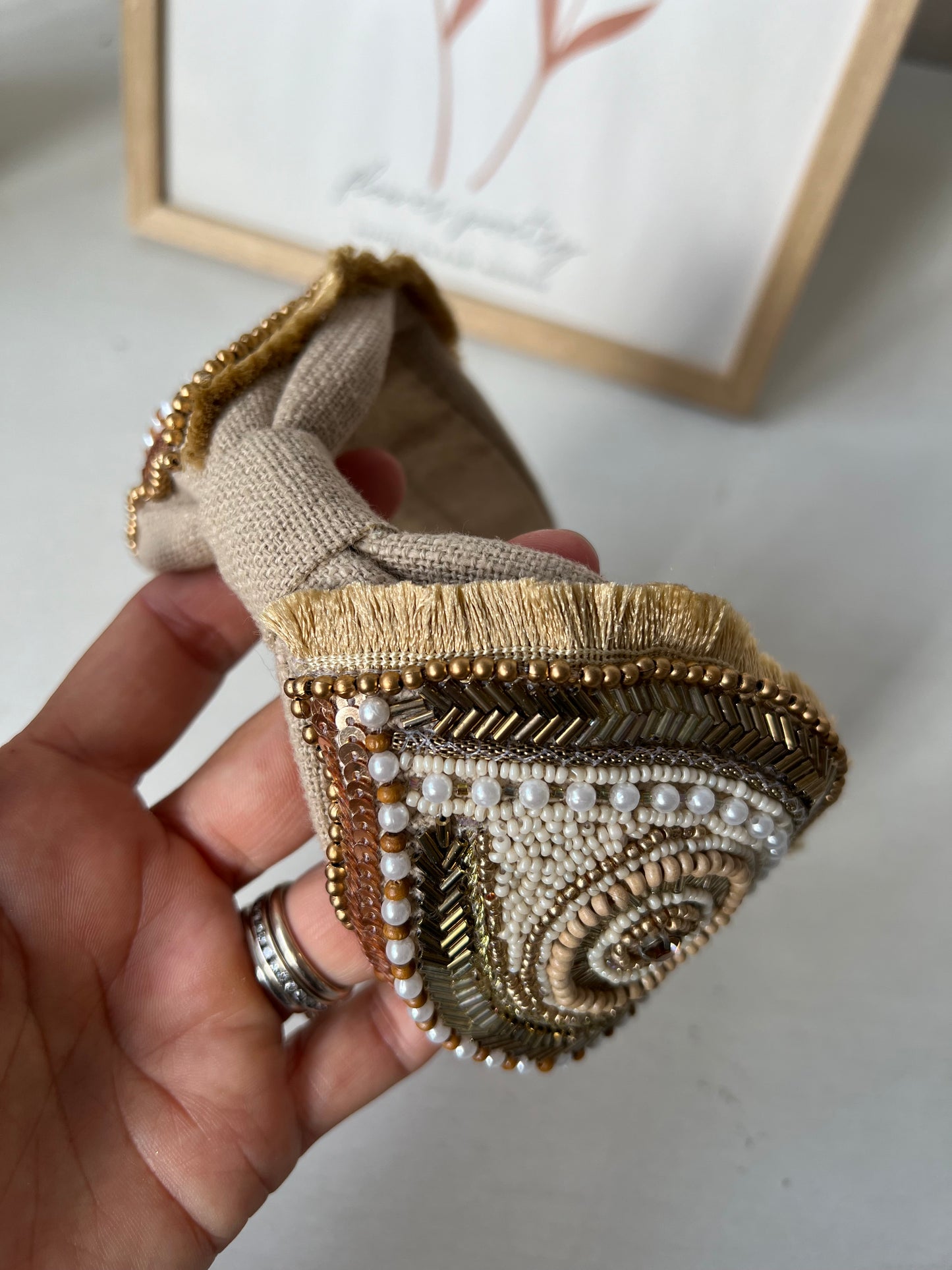 CERCHIETTO CON APPLICAZIONI VAR.BEIGE