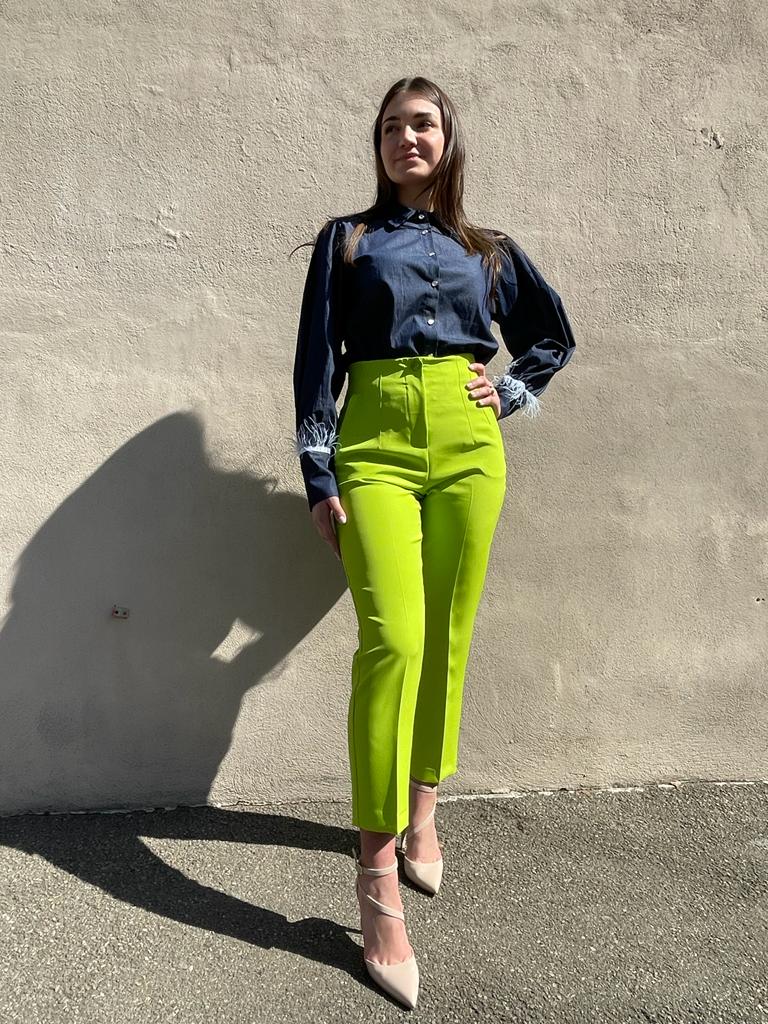 Pantalone a vita alta