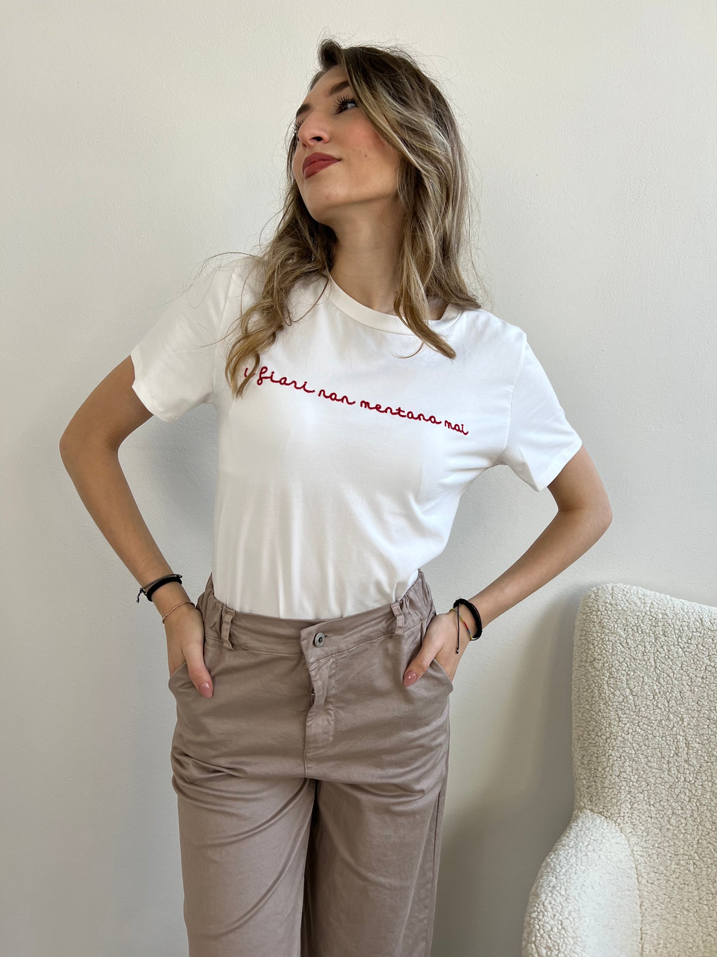 T.SHIRT “I FIORI NON MENTONO MAI “