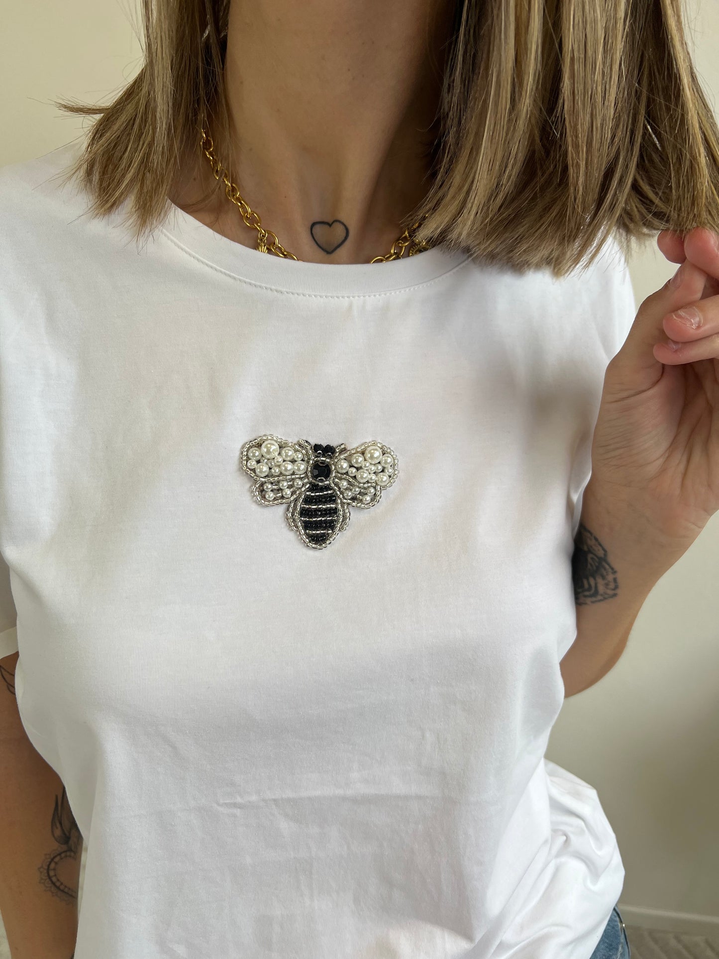 T.SHIRT BIANCA APPLICAZIONE “APE”