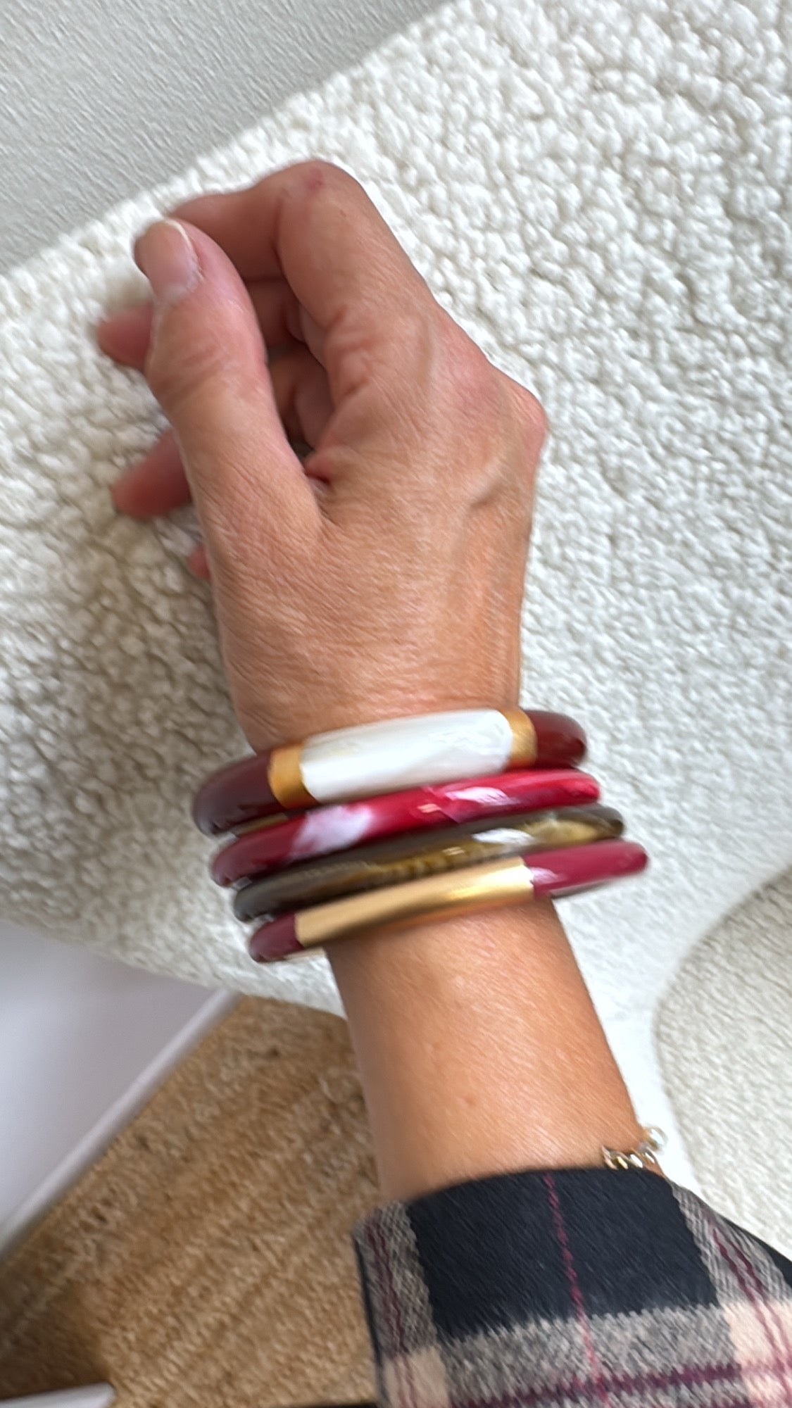 Set di 4 bracciali bordeaux panna oro