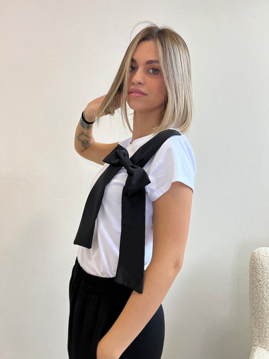 T.SHIRT FIOCCO NERO