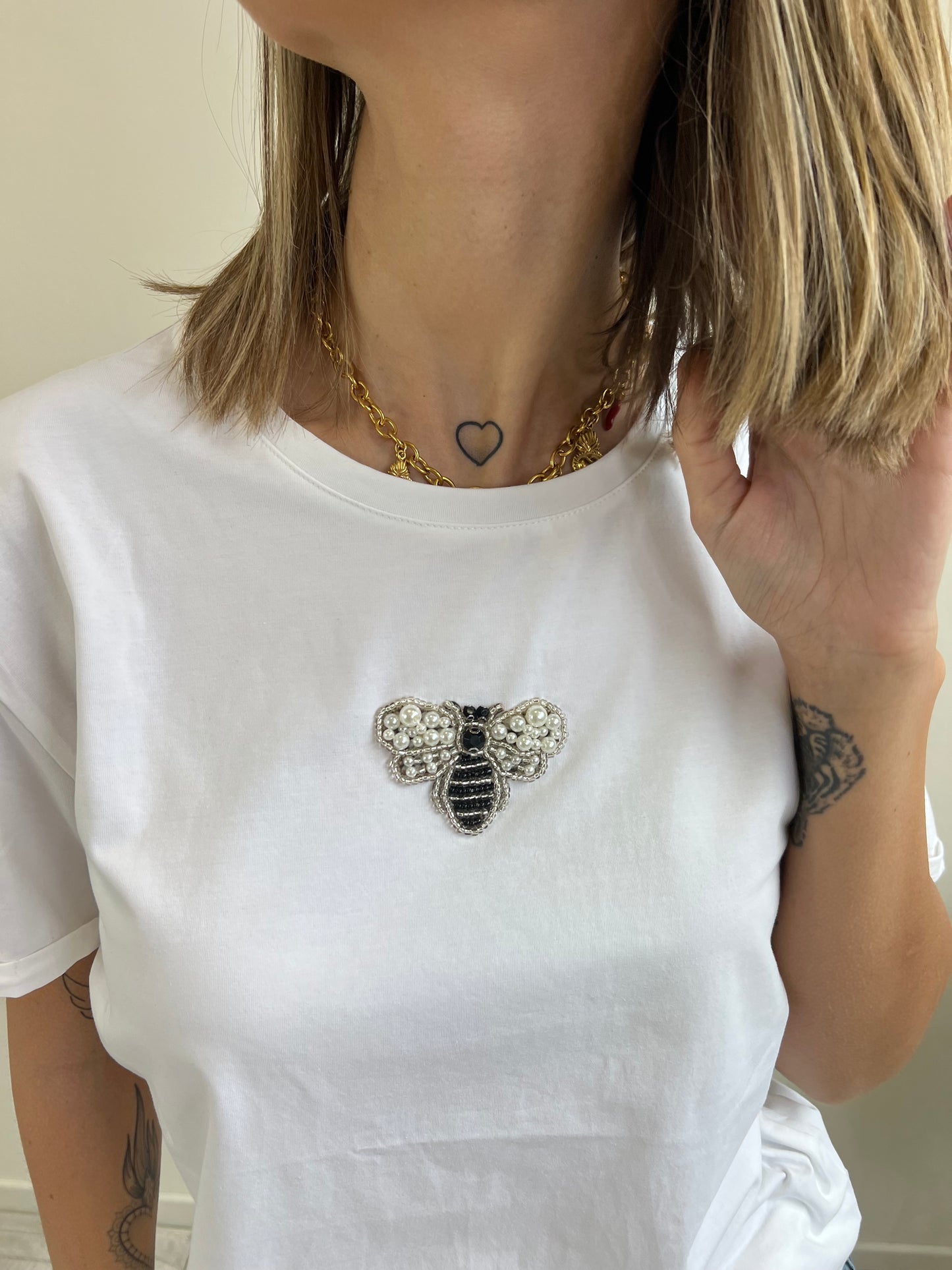 T.SHIRT BIANCA APPLICAZIONE “APE”