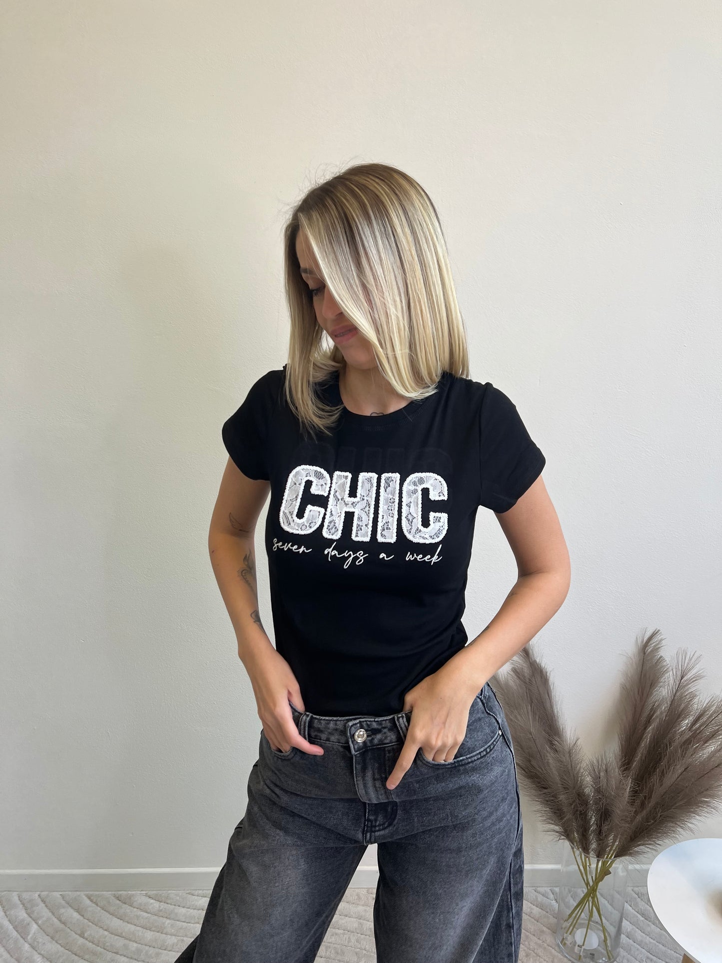 T.SHIRT “CHIC” NERO taglia M/L