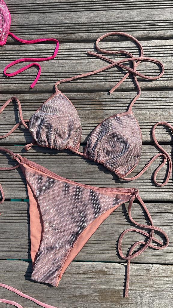 Bikini a triangolo e slip