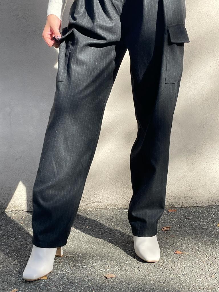 Pantaloni cargo gessati